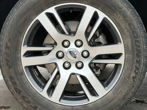 Used 2023 Ford Expedition XLT AWD/4WD image 9