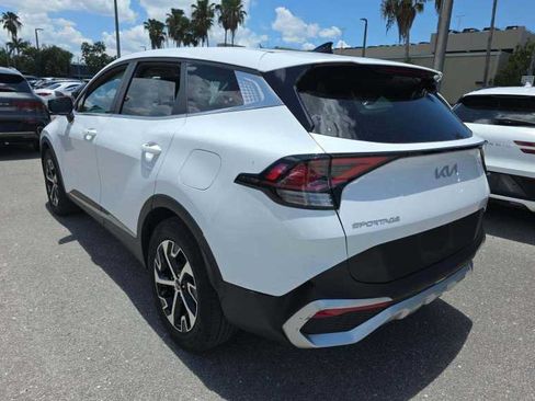Used 2024 Kia Sportage EX FWD image 3