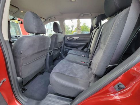 Used 2015 Nissan Rogue SV FWD image 16