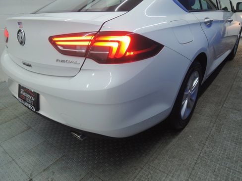 Used 2018 Buick Regal Preferred image 28