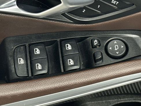 Used 2019 BMW 330i Sedan w/ Premium Package image 17