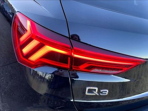 Certified 2025 Audi Q3 2.0T Premium w/ Convenience Package image 29