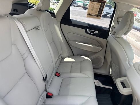 Certified 2025 Volvo XC60 T8 Plus w/ Protection Package Premier AWD/4WD image 38