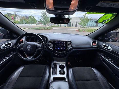 Used 2019 Jeep Grand Cherokee Altitude AWD/4WD image 13
