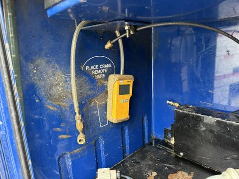 Used 2011 Ford F550 4x4 Regular Cab Super Duty w/ Payload Upgrade Pkg image 19