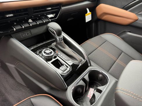 New 2026 GMC Canyon AT4 image 13