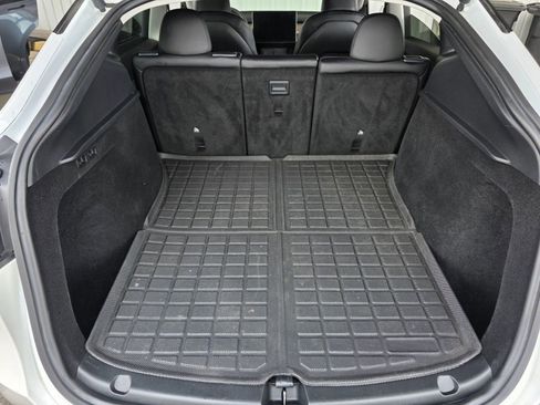 Used 2023 Tesla Model Y Long Range image 37