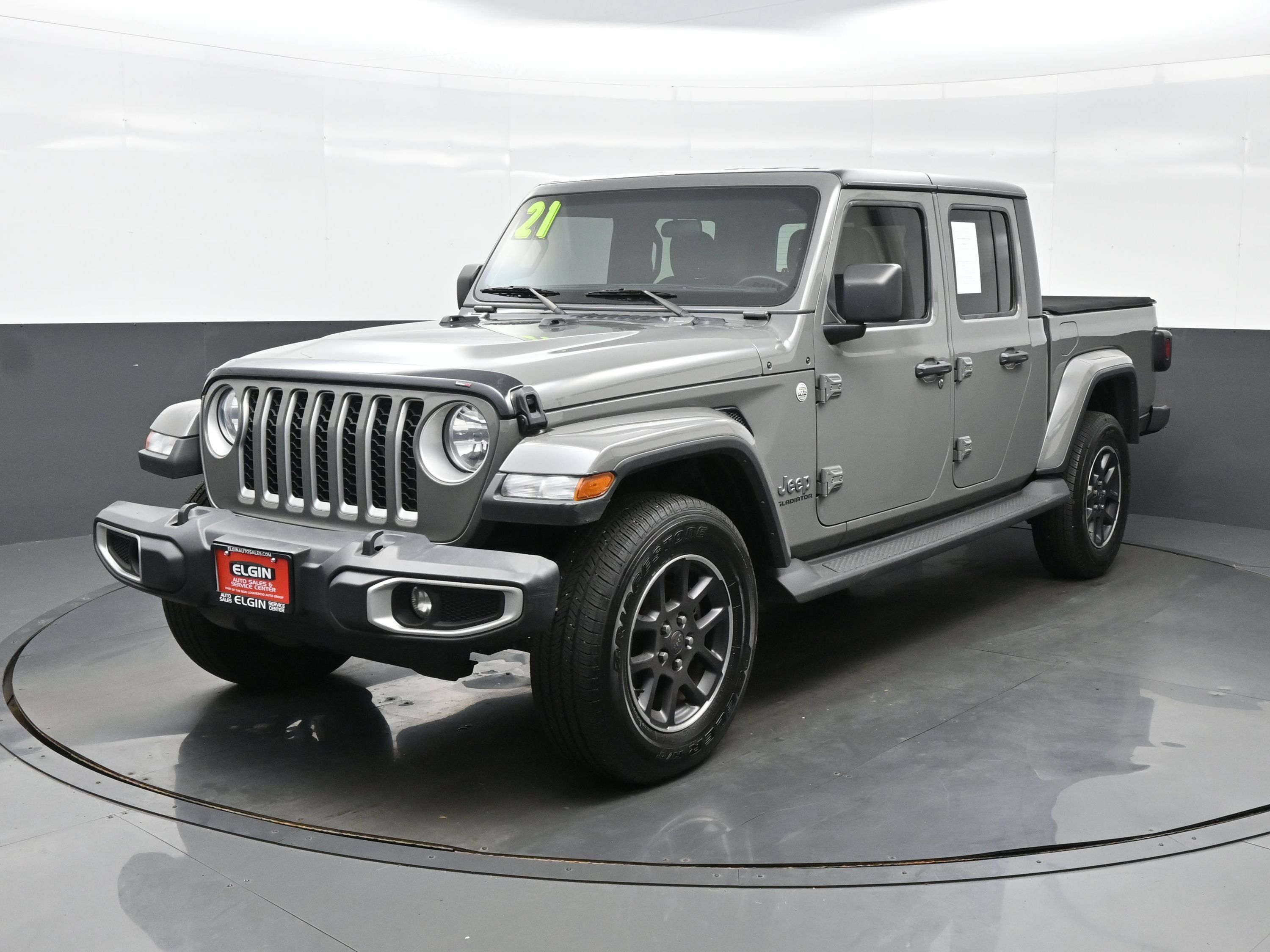 Used 2021 Jeep Gladiator Overland w/ Trailer Tow Package AWD/4WD image 2
