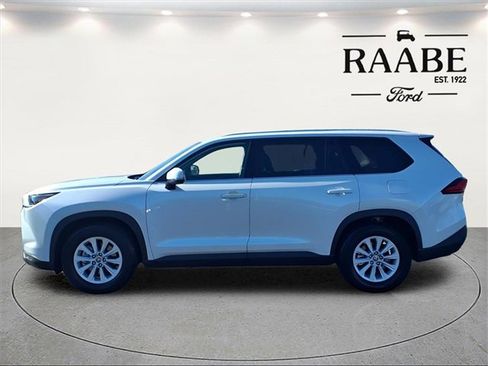 Used 2024 Toyota Grand Highlander XLE image 4