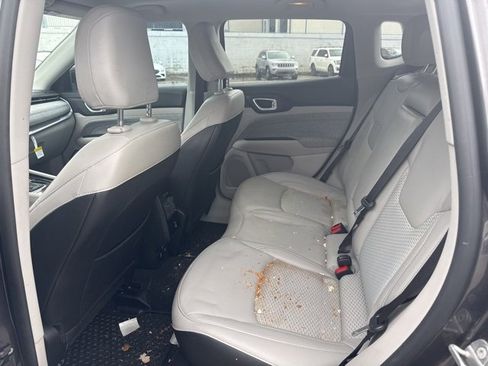 Used 2022 Jeep Compass Latitude w/ Sun and Sound Group image 11