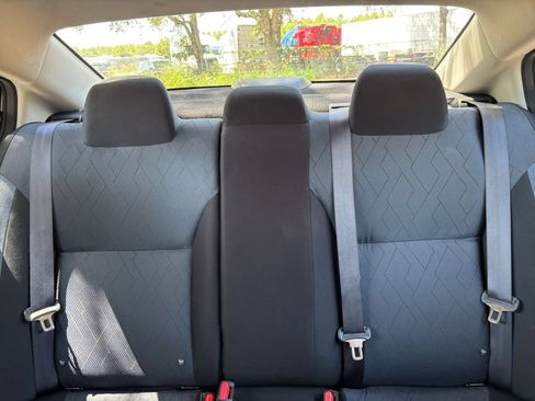Used 2025 Nissan Versa SV FWD image 36