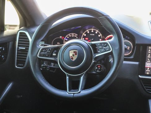 Used 2020 Porsche Cayenne image 13