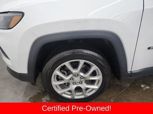 Used 2024 Jeep Compass Latitude image 36