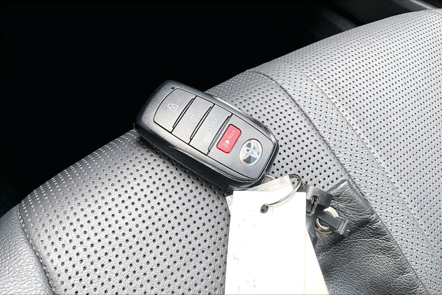 Used 2026 Toyota Camry XLE FWD image 15