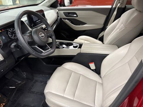 Used 2022 Nissan Rogue SL w/ SL Premium Package image 16