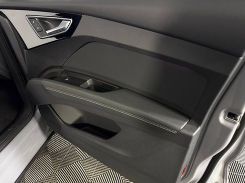 Used 2024 Audi Q4 e-tron Premium Plus w/ Premium Plus image 37