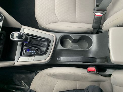 Used 2020 Hyundai Elantra SE image 23