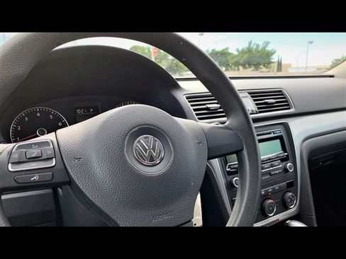 Used 2014 Volkswagen Passat 1.8T S FWD image 9