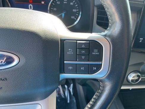 Used 2022 Ford Expedition Max XLT image 15