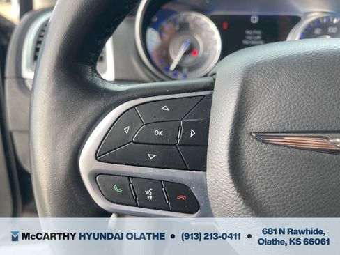 Used 2022 Chrysler 300 Touring L w/ Comfort Group RWD image 28