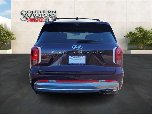 Used 2023 Hyundai Palisade Calligraphy image 4