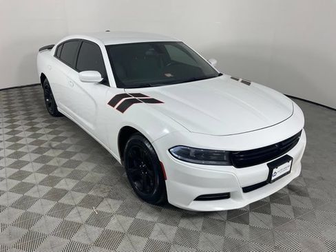 Used 2022 Dodge Charger SXT RWD image 13