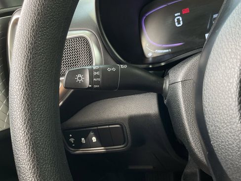 Used 2025 Kia Soul LX w/ LX Technology Package FWD image 28