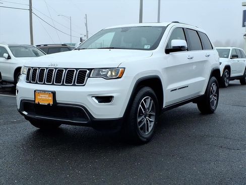 Used 2022 Jeep Grand Cherokee Limited image 3