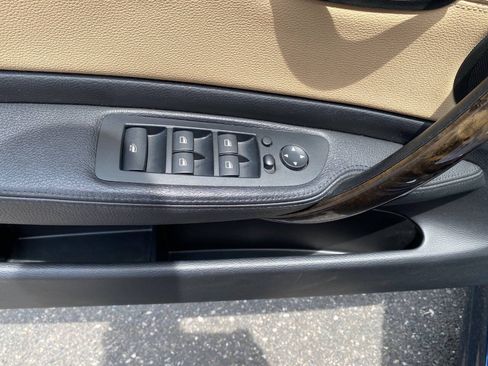 Used 2012 BMW 135i Convertible w/ Premium Pkg RWD image 20