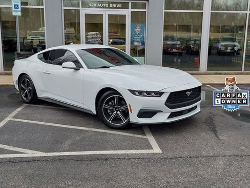Used 2024 Ford Mustang Coupe image 2