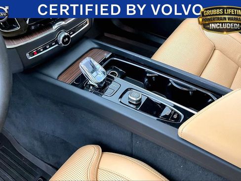 Certified 2023 Volvo XC60 B5 Ultimate w/ Protection Package Premier FWD image 19