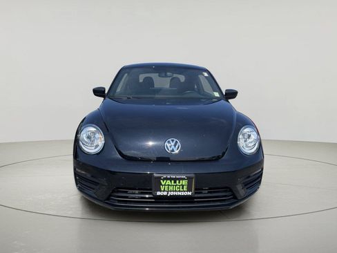 Used 2018 Volkswagen Beetle 2.0T FWD image 2