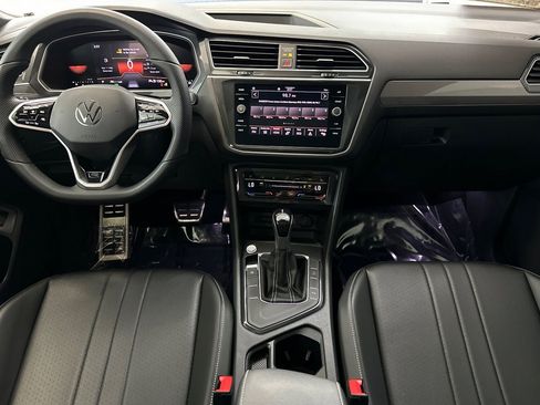 Used 2024 Volkswagen Tiguan SE R-Line FWD image 16