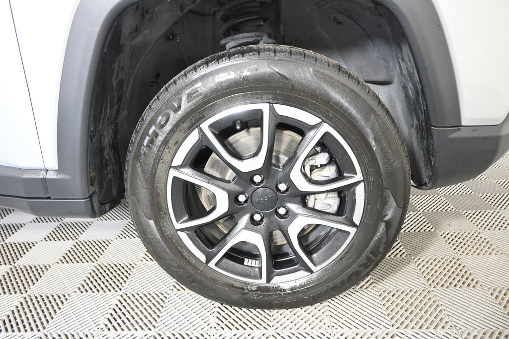 Used 2024 Jeep Compass Trailhawk AWD/4WD image 11