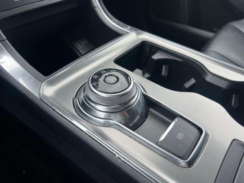 Used 2022 Ford Edge Titanium image 20