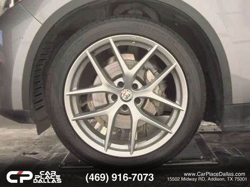 Used 2018 Alfa Romeo Stelvio AWD image 13