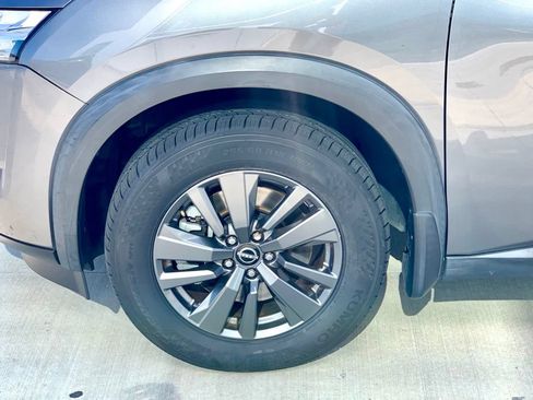 Used 2022 Nissan Pathfinder SV FWD image 10