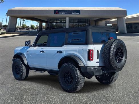 Used 2023 Ford Bronco Wildtrak image 4