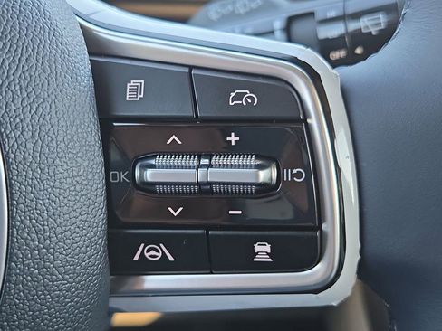 New 2026 Kia Carnival EX image 31