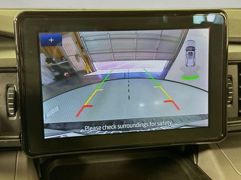 Used 2024 Ford Explorer XLT image 38