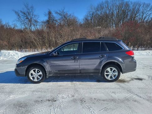 Used 2013 Subaru Outback 2.5i Limited image 3