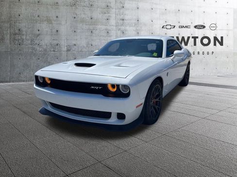Used 2016 Dodge Challenger SRT Hellcat RWD image 1