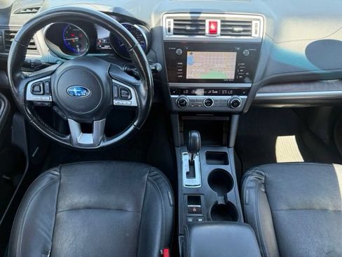 Used 2016 Subaru Outback 2.5i Limited AWD/4WD image 3