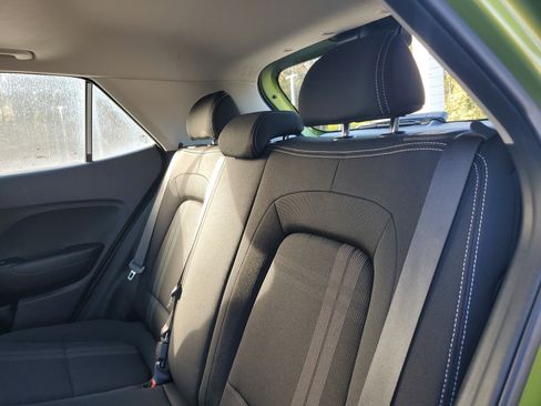 Used 2024 Hyundai Venue SEL image 12