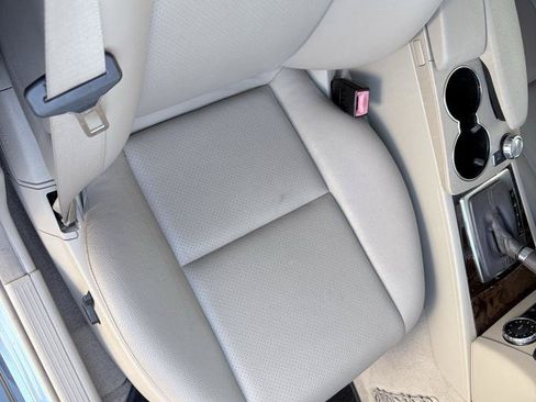 Used 2013 Mercedes-Benz C 250 Sedan image 12