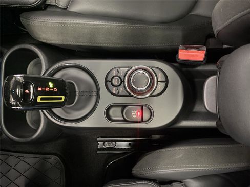 Certified 2024 MINI Cooper SE w/ Signature Upholstery Package image 27