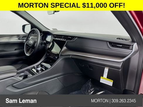 New 2025 Jeep Grand Cherokee L Limited w/ Black Appearance Package image 31