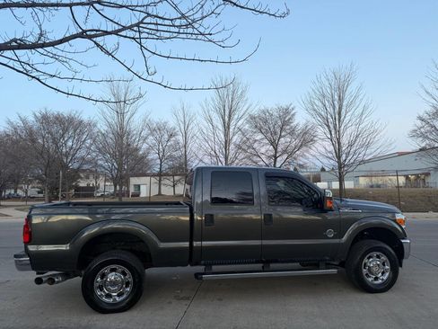 Used 2015 Ford F250 XLT w/ XLT Premium Package image 12