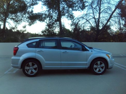 Used 2010 Dodge Caliber SXT FWD image 8