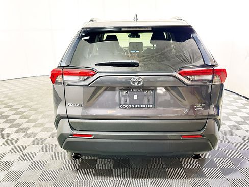 Used 2024 Toyota RAV4 XLE AWD/4WD image 4